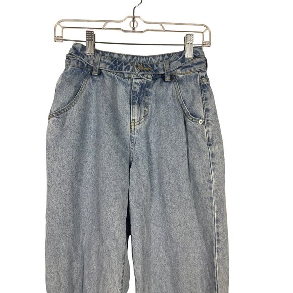Fashion Nova Light Wash High Waisted Wide Leg Jeans Attached Belt Womens JR Sz 1 - Picture 2 of 8